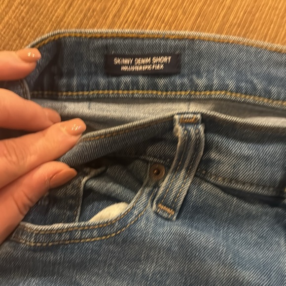 Hollister Skinny Denim Shorts - Picture 2 of 3